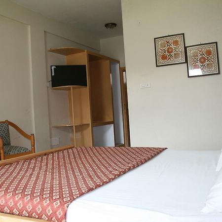 Pine Top Hotels 纳兰恩 外观 照片