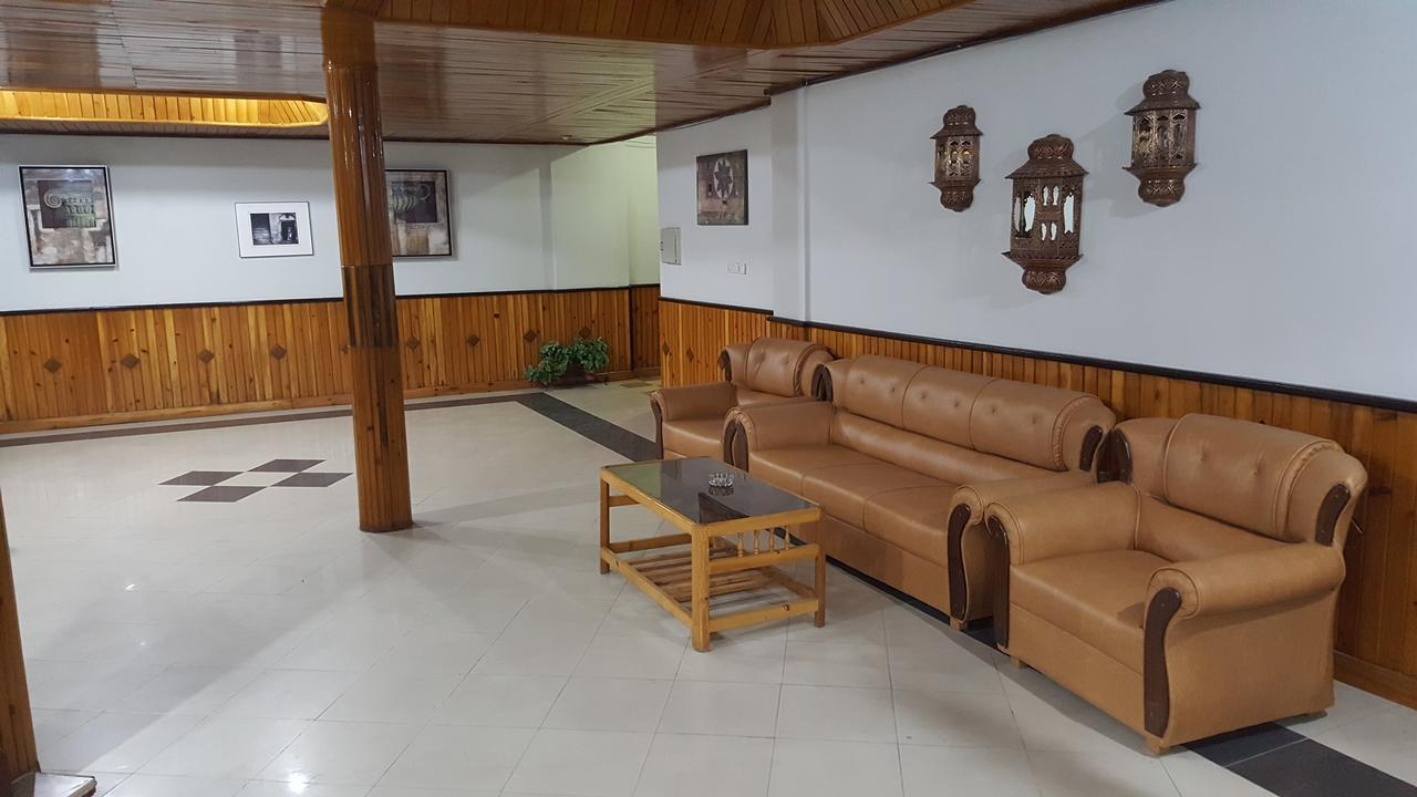 Pine Top Hotels 纳兰恩 外观 照片