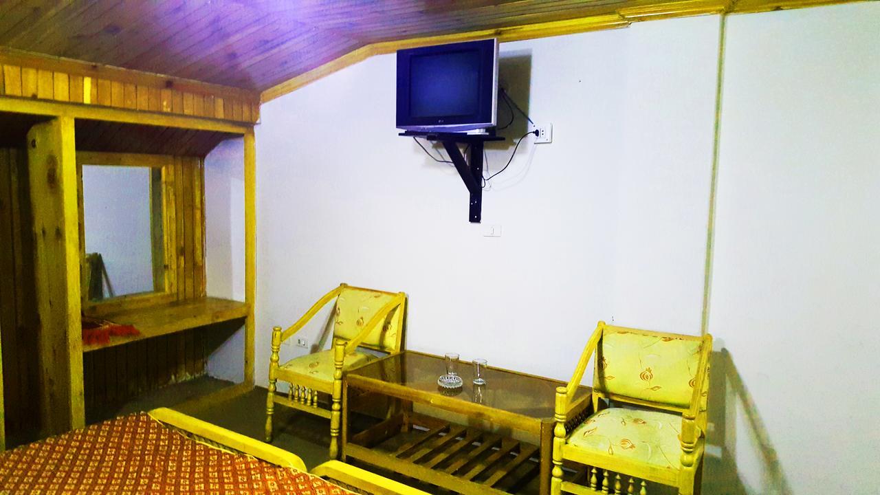Pine Top Hotels 纳兰恩 外观 照片