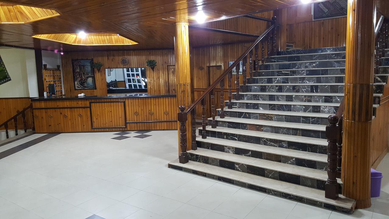 Pine Top Hotels 纳兰恩 外观 照片
